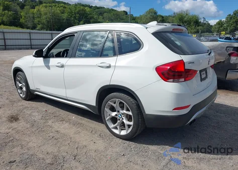 2015 BMW X1 xDrive28I из США, поврежденный, VIN WBAVL1C55FVY40343
